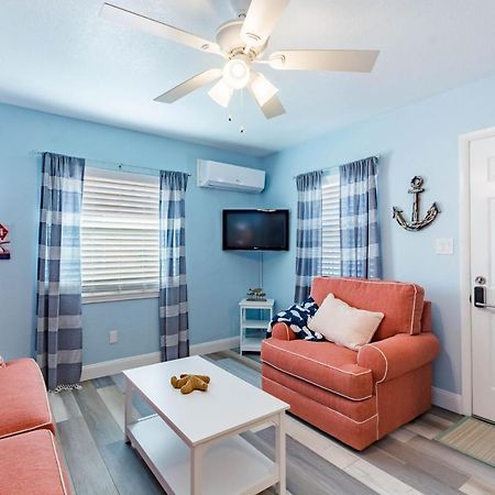 Upham Beach Inn Сант Пит Бич Экстерьер фото
