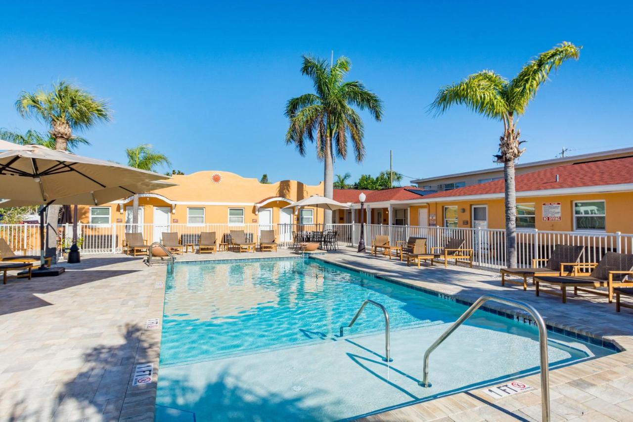 Upham Beach Inn Сант Пит Бич Экстерьер фото