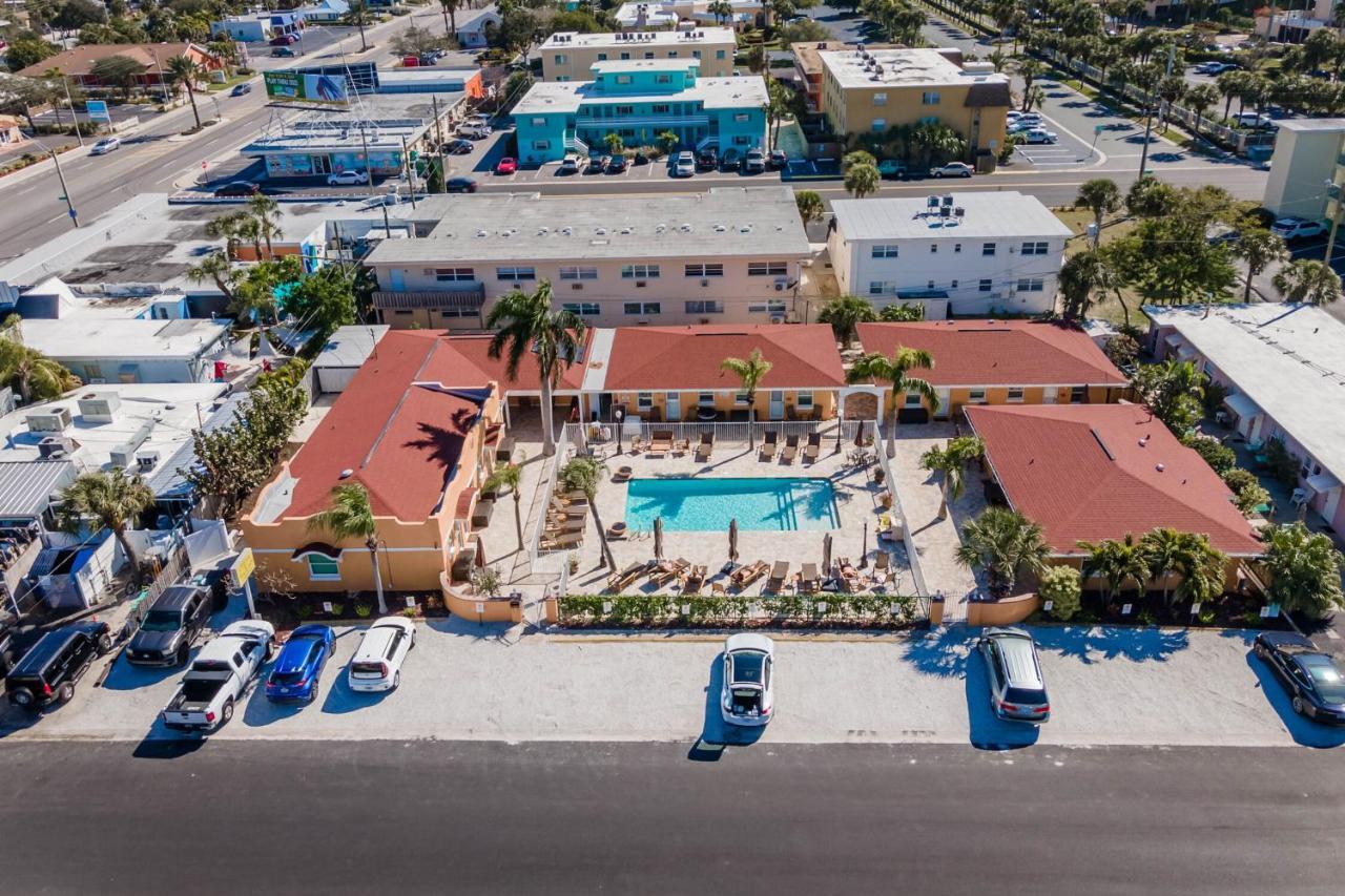 Upham Beach Inn Сант Пит Бич Экстерьер фото