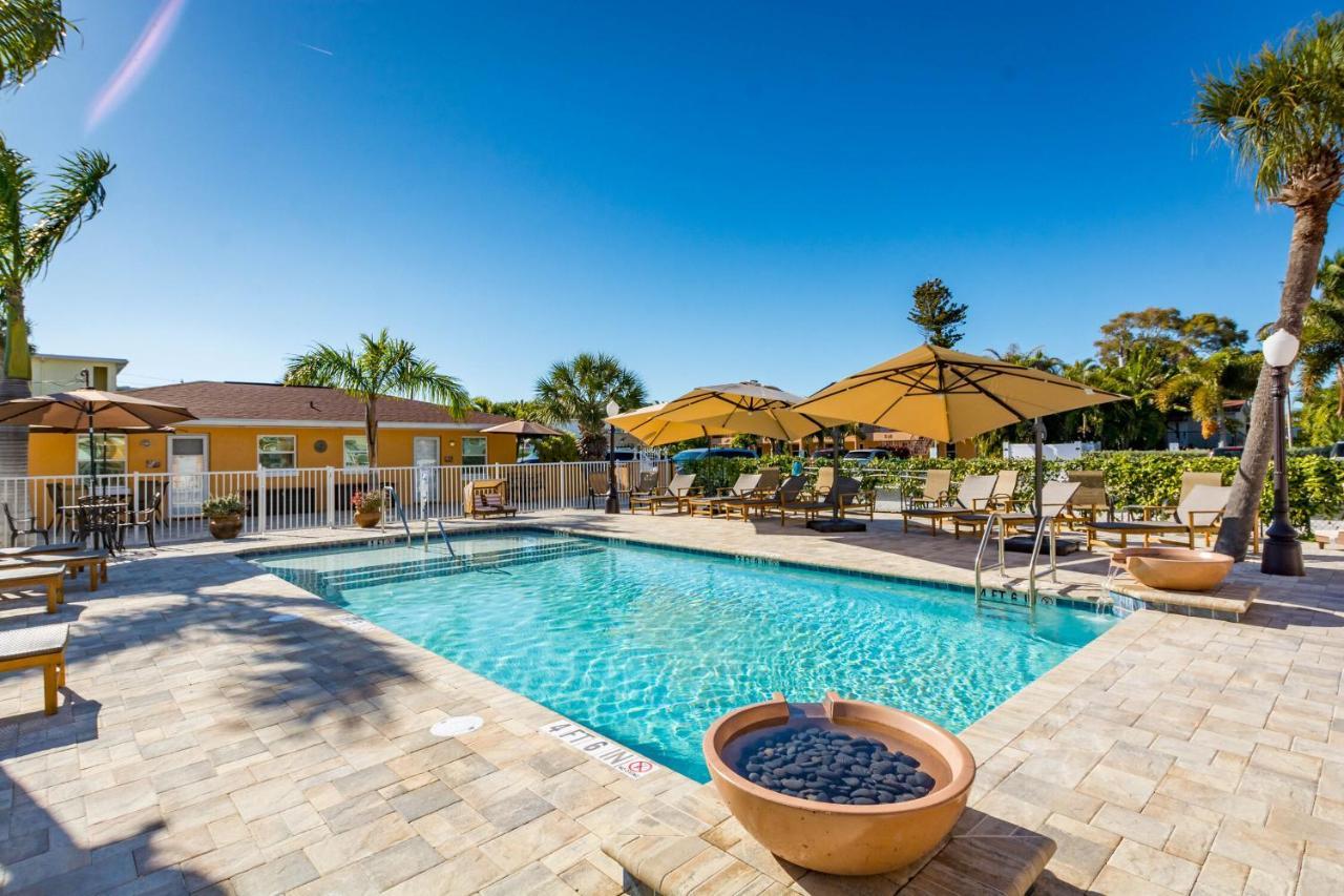 Upham Beach Inn Сант Пит Бич Экстерьер фото