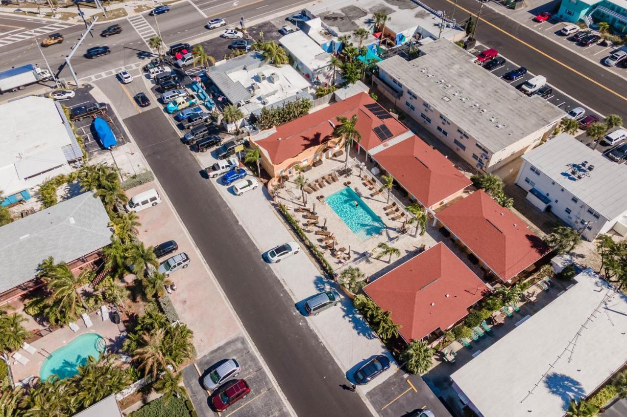 Upham Beach Inn Сант Пит Бич Экстерьер фото